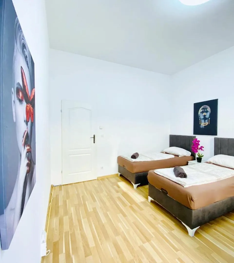 Family Apartments Near Schoenbrunn Palace Hl Vienna