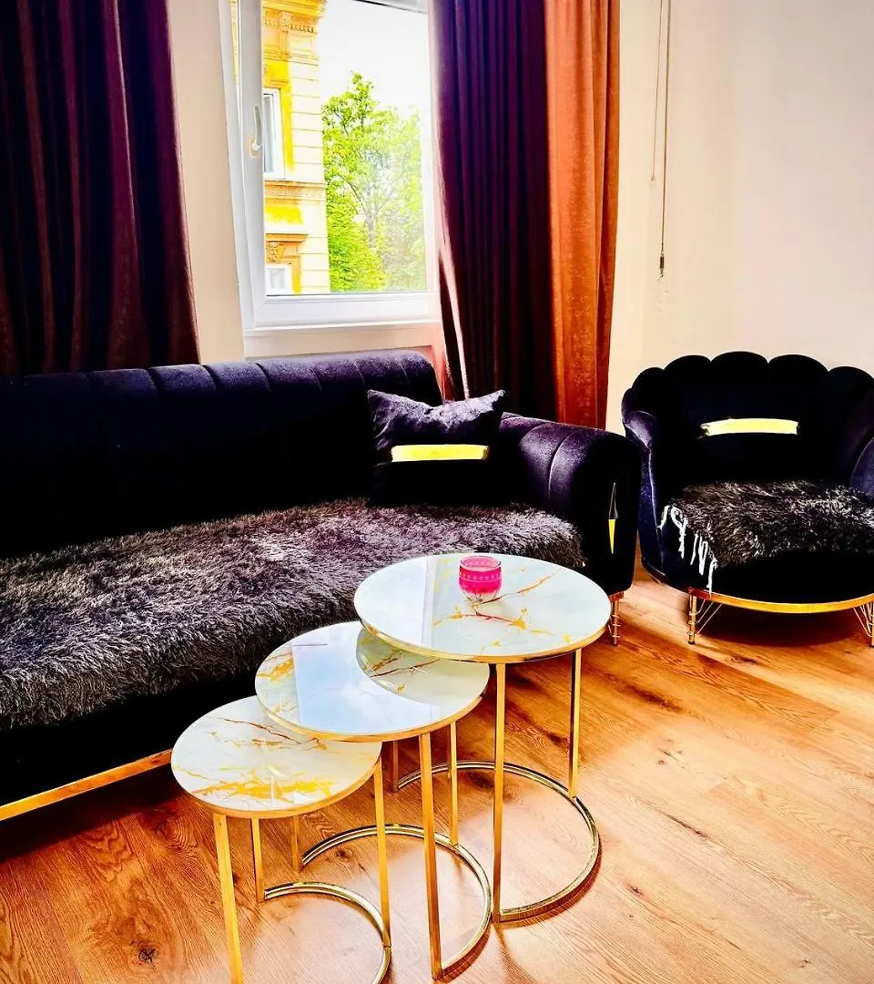 Family Apartments Near Schoenbrunn Palace Hl Vienna