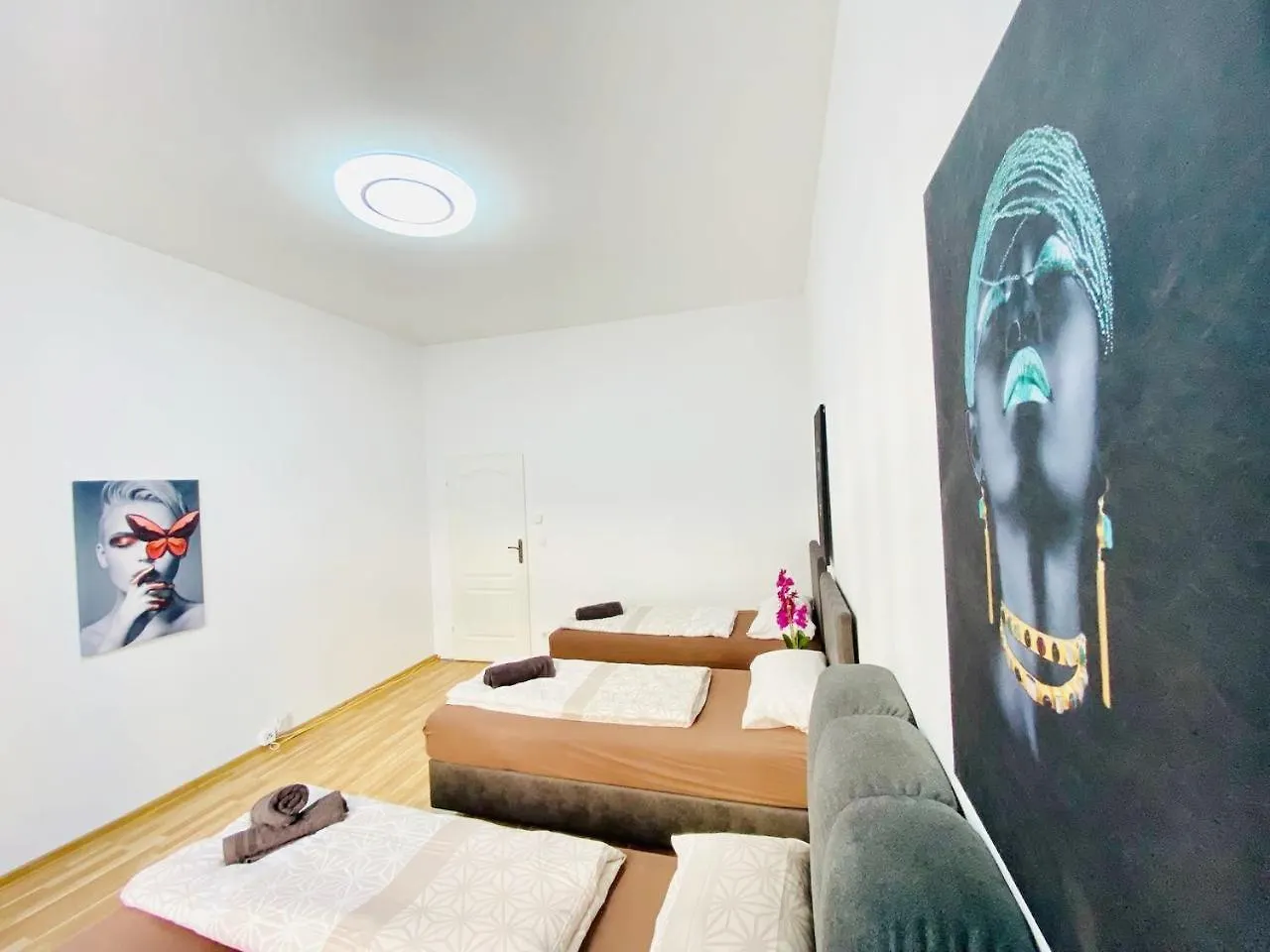 Family Apartments Near Schoenbrunn Palace Hl Vienna Austria