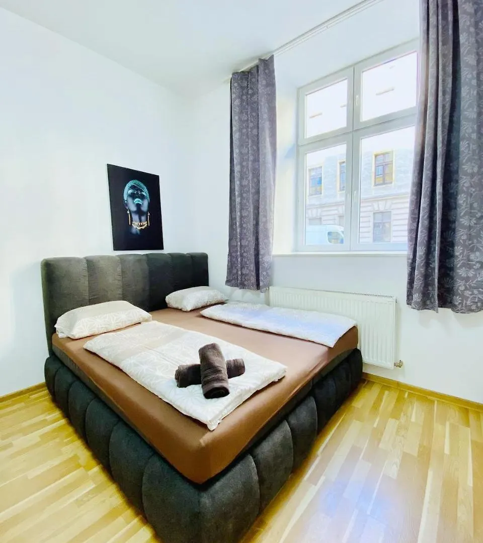 Family Apartments Near Schoenbrunn Palace Hl Vienna